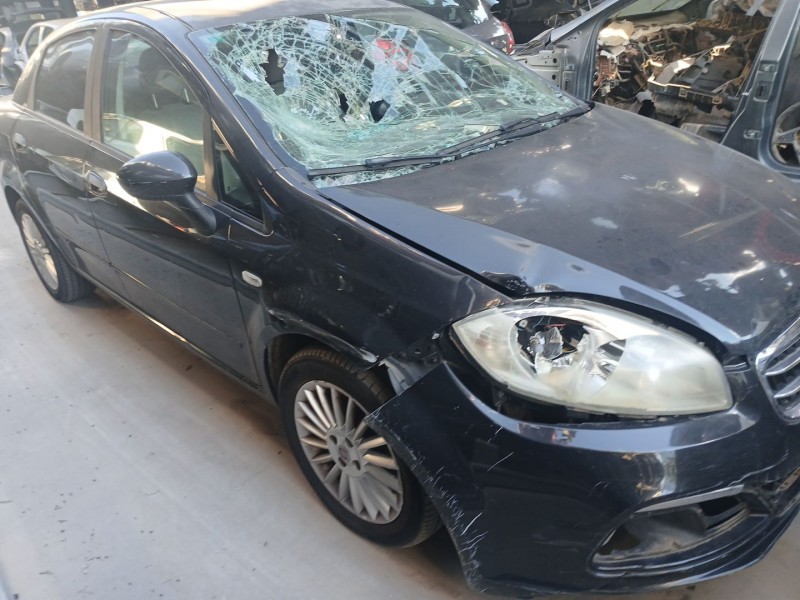 fiat linea (323_, 110_) del año 2014