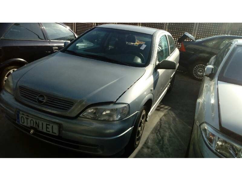 opel astra g berlina del año 2001