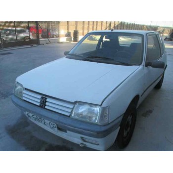 PEUGEOT 205 BERLINA