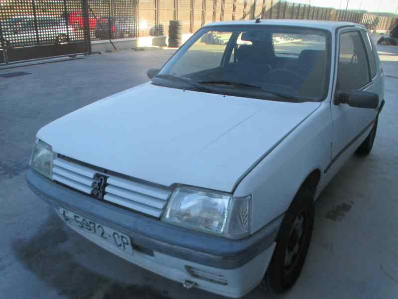 peugeot 205 berlina del año 1994