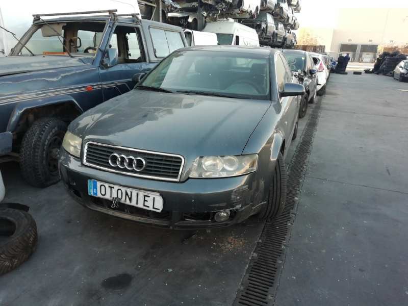 AUDI A4 BERLINA (8E)
