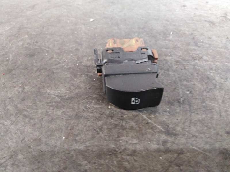 Recambio de mando elevalunas delantero izquierdo para renault laguna ii (bg0) referencia OEM IAM   
