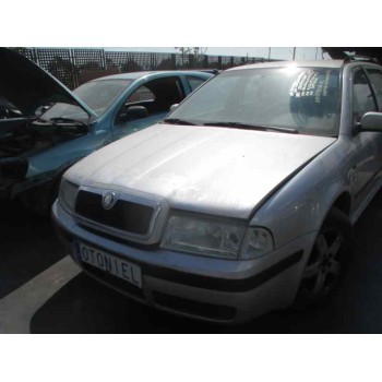 skoda octavia combi (1u5) del año 2001
