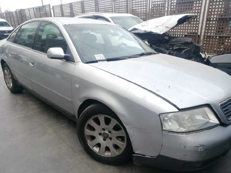 AUDI A6 BERLINA (4B2)