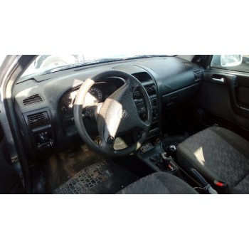 opel astra g berlina del año 2001