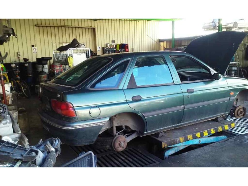 ford escort berlina/turnier del año 1999