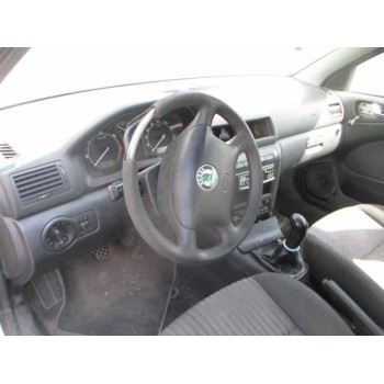 skoda octavia combi (1u5) del año 2001