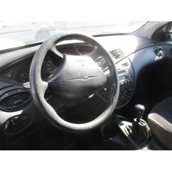 ford focus berlina (cak) del año 2000