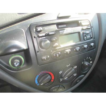 ford focus berlina (cak) del año 2000