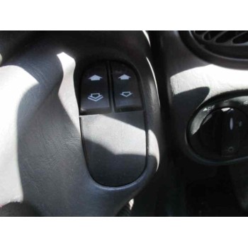 ford focus berlina (cak) del año 2000