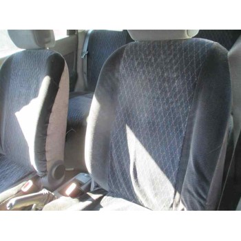 ford focus berlina (cak) del año 2000