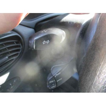 ford focus berlina (cak) del año 2000