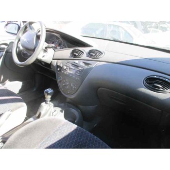 ford focus berlina (cak) del año 2000