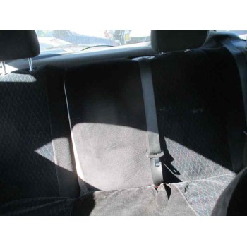 ford focus berlina (cak) del año 2000