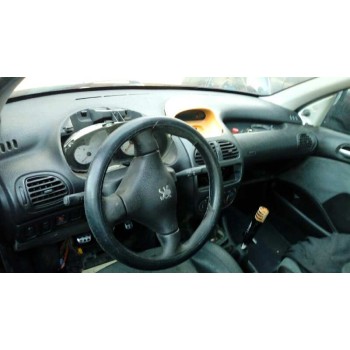 peugeot 206 berlina del año 2000