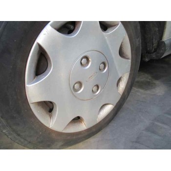 ford focus berlina (cak) del año 2000