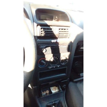 opel astra g berlina del año 2001