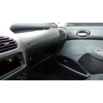 peugeot 206 berlina del año 2000