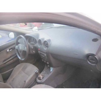 seat ibiza (6l1) del año 2002