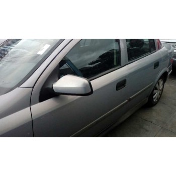 opel astra g berlina del año 2002