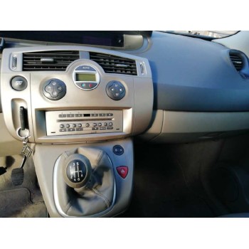 renault grand scenic del año 2004