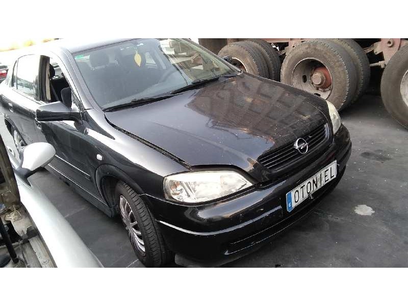 opel astra g berlina del año 2000
