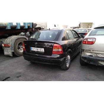 opel astra g berlina del año 2000