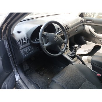 toyota avensis sedán (_t25_) del año 2016