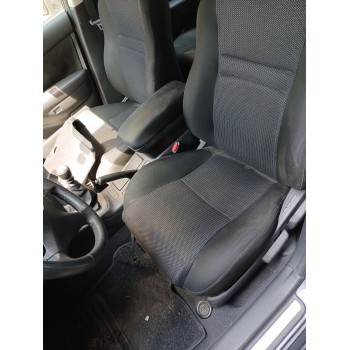 toyota avensis sedán (_t25_) del año 2016