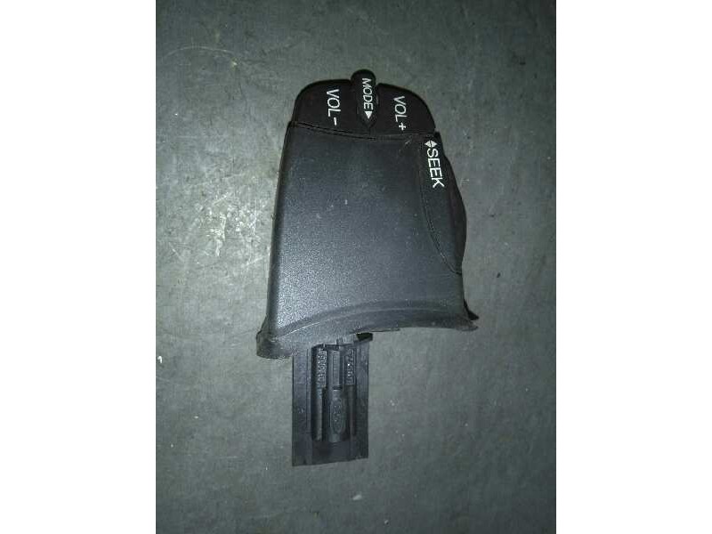 Recambio de mando volante para ford fiesta (cbk) ambiente referencia OEM IAM 98AB14K147AD  