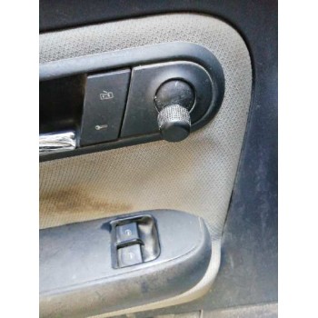 seat ibiza (6l1) del año 2002