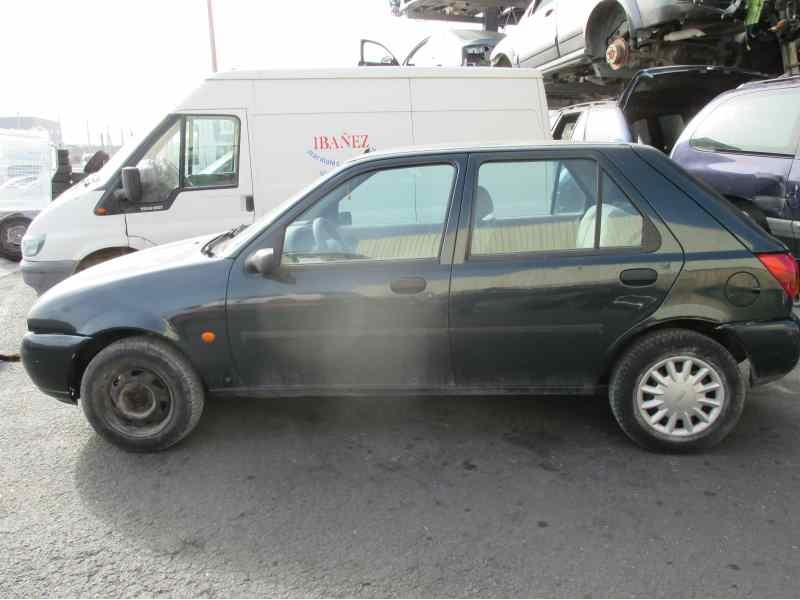 ford fiesta berlina del año 1997