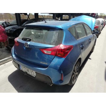 toyota auris del año 2012