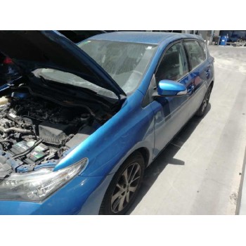 toyota auris del año 2012