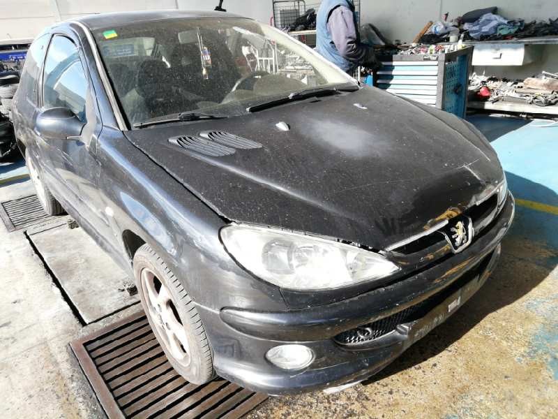 PEUGEOT 206 BERLINA