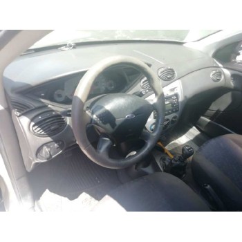 ford focus berlina (cak) del año 2001