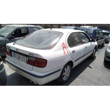 nissan primera berlina (p11) del año 1999