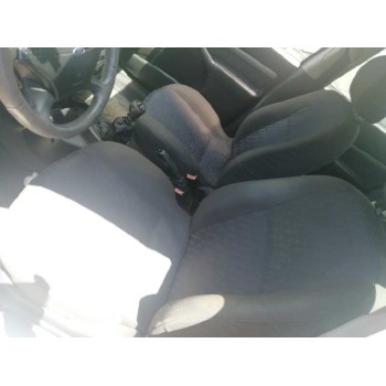 ford focus berlina (cak) del año 2001