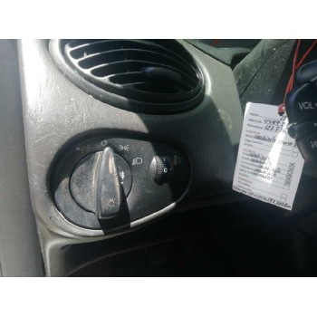 ford focus berlina (cak) del año 2001