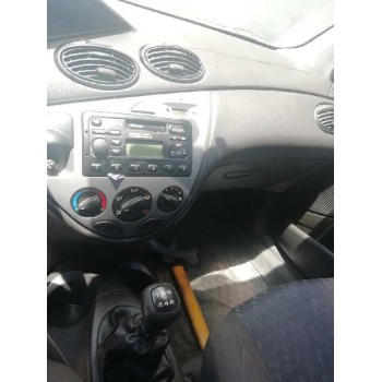 ford focus berlina (cak) del año 2001