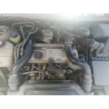 ford focus berlina (cak) del año 2001