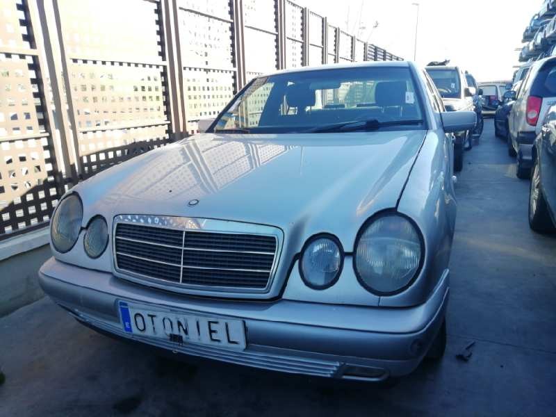 MERCEDES-BENZ CLASE E (W210) BERLINA DIESEL