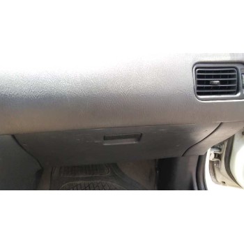 nissan primera berlina (p11) del año 1999