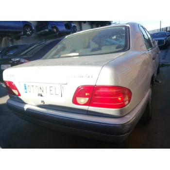 mercedes-benz clase e (w210) berlina diesel del año 1998