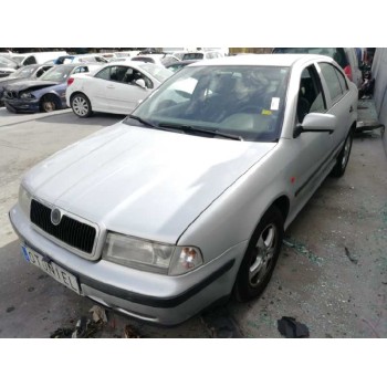 skoda octavia berlina (1u2) del año 2000