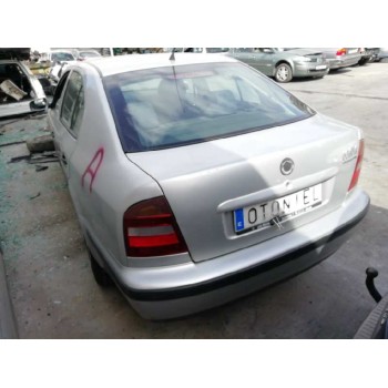 skoda octavia berlina (1u2) del año 2000