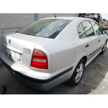 skoda octavia berlina (1u2) del año 2000