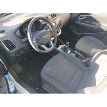 kia rio iii (ub) del año 2015