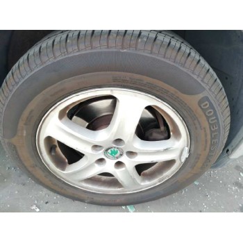 skoda octavia berlina (1u2) del año 2000