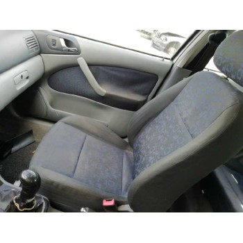 skoda octavia berlina (1u2) del año 2000